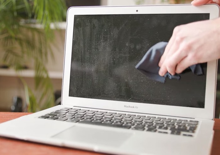 Trik Membersihkan Laptop Tanpa Bongkar Komponen