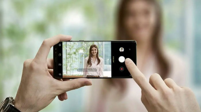 4 Tips dan Cara Foto Bagus dan Terang Saat di Malam Hari Pakai HP