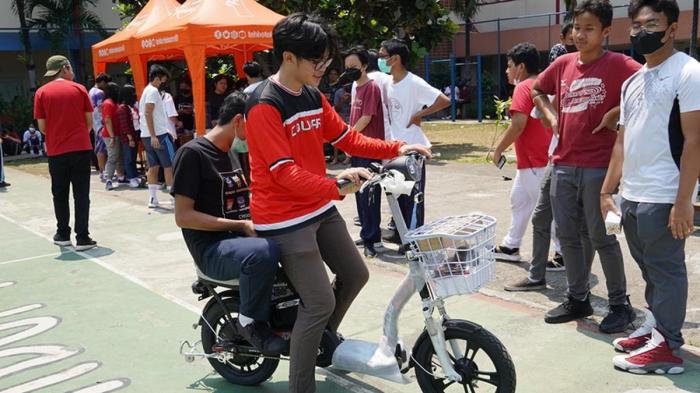MOBIL LISTRIK UNIVERSITAS INDONESIA | ANTARA Foto Edukasi Kendaraan Listrik di Sekolah dan Universitas