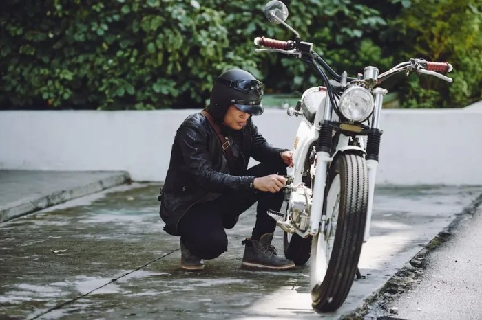 Motor Anda Mogok? Jangan Panik, Ini Tips Mengatasinya Tips Menghindari Motor Mogok Mendadak