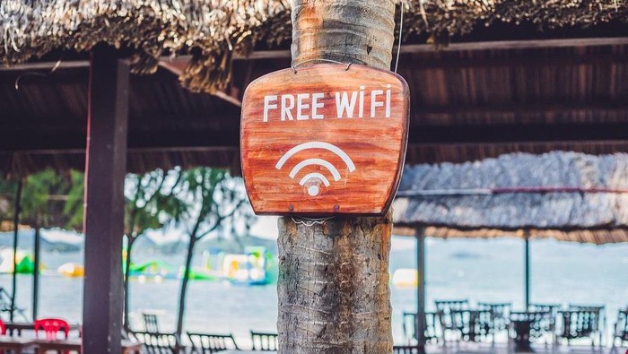 Cara Mempercepat Koneksi WiFi di Laptop dan Android ... Trik Koneksi WiFi Jarak Jauh Tetap Stabil