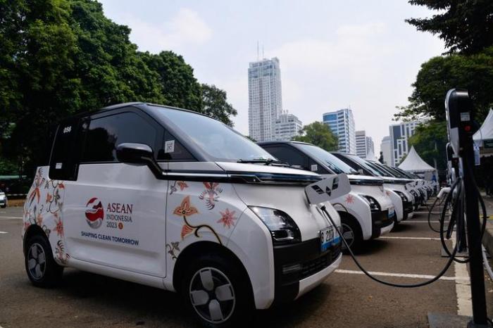 Mobil listrik buatan China layani KTT ASEAN ke-43 di Jakarta - wartabuana Mobil Listrik China Mendominasi Pasar ASEAN